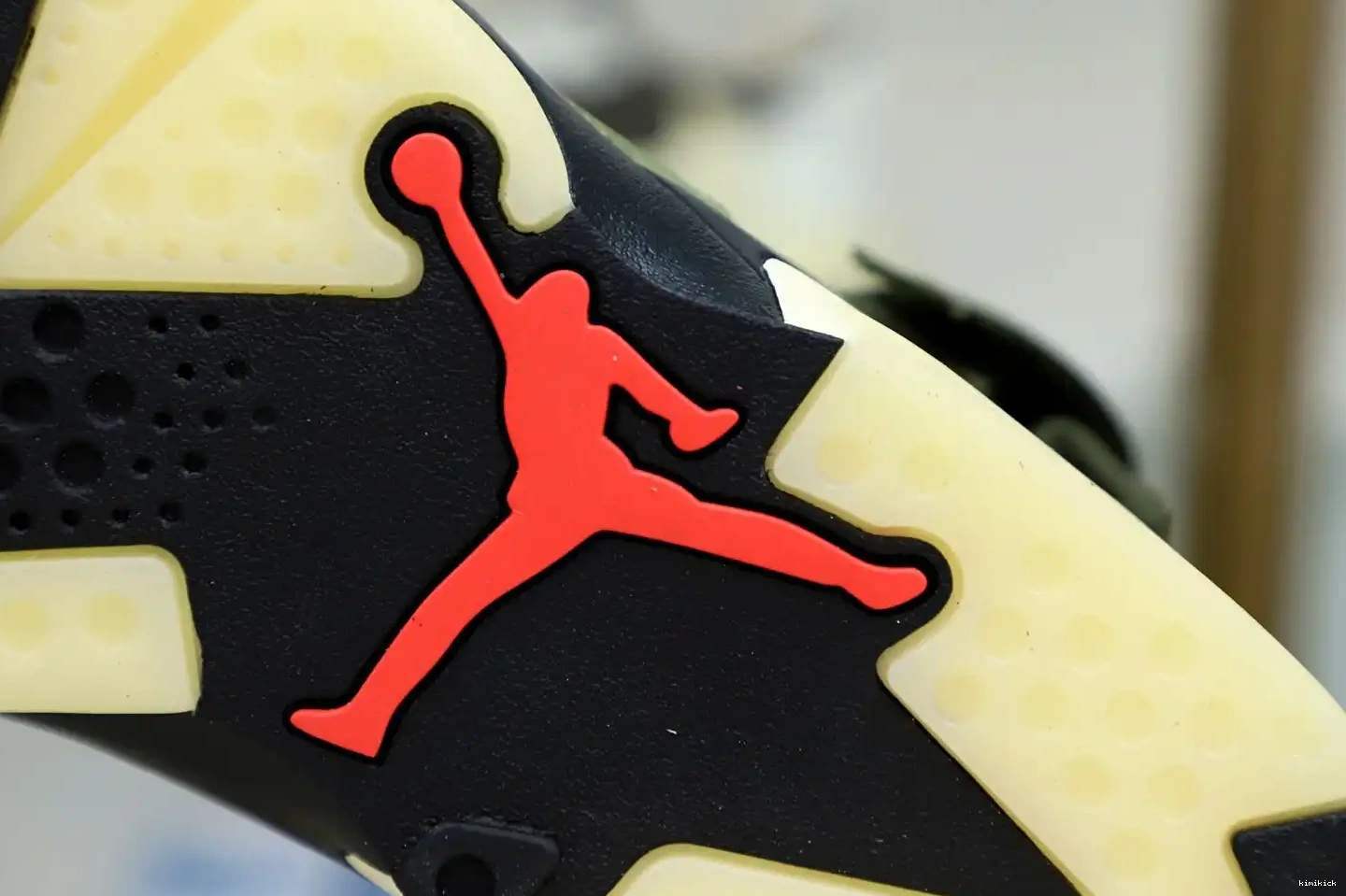 Kimikick SCOTT 'OLIVE' AIR TRAVIS RETRO JORDAN 6 X 0503